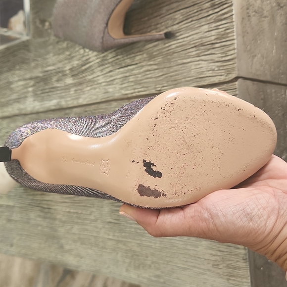 Gianvito Rossi Vamp Pump - Picture 9 of 11